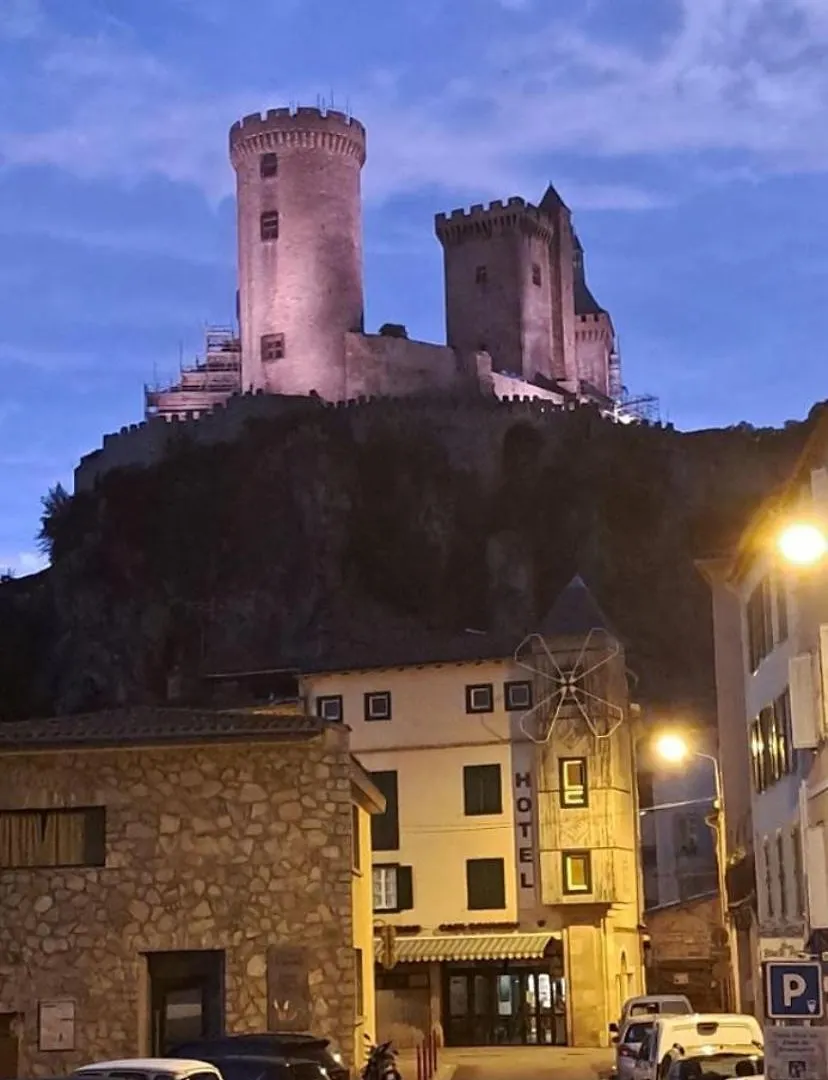 Number 1 Place Pyrene, 2 Bedroom Duplex, Luxury Apartment Foix Francie