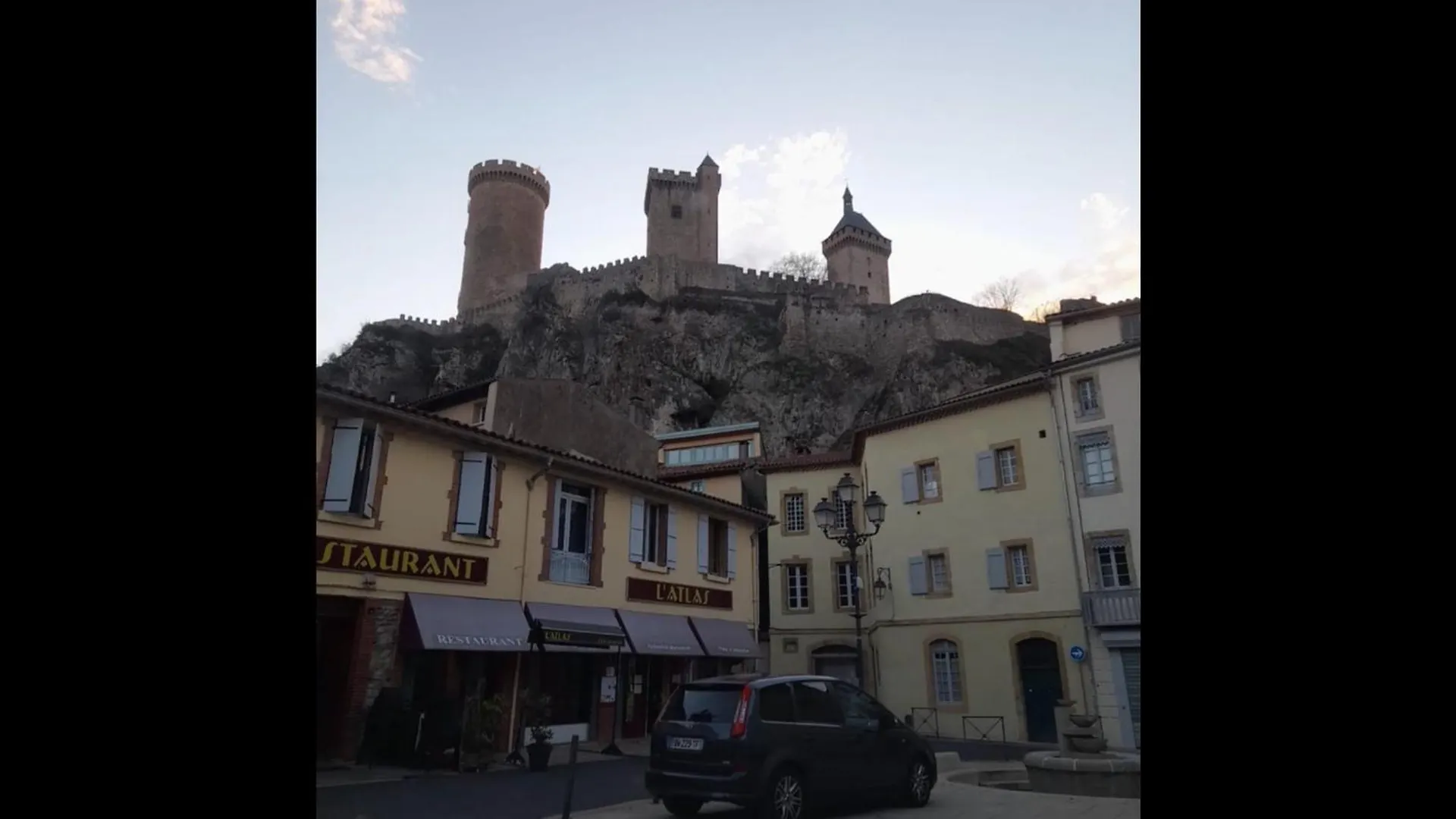 Number 1 Place Pyrene, 2 Bedroom Duplex, Luxury Apartment Foix